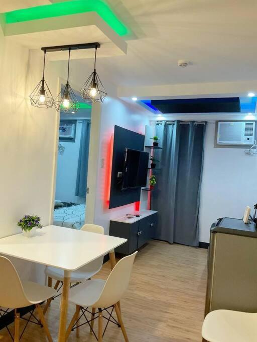 Ar02 1Bedroom Condo Unit With Free Pool, Hbo, Netflix & Wifi Davao Экстерьер фото